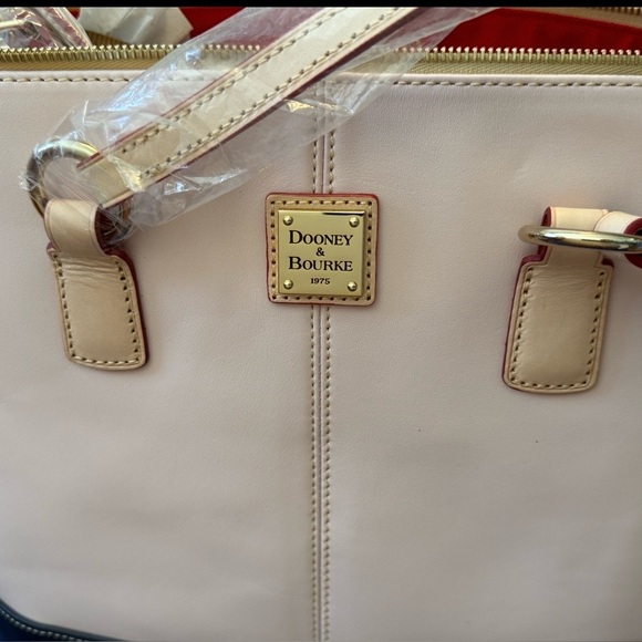 NWT Dooney & Bourke Wexford Leather Large Becky Tote - Picture 8 of 11